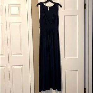 Loveappella V-Neck Jersey Maxi Dress